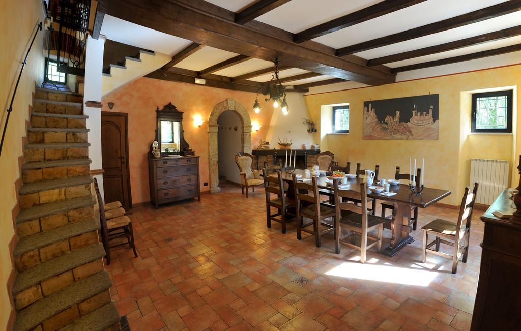 Villa L'Antica Mola à Castel Madama Chambre photo